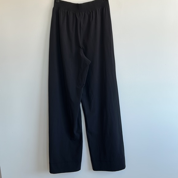 Stretch Woven Wide-Leg High-Rise Pant In Black - Picture 6 of 10